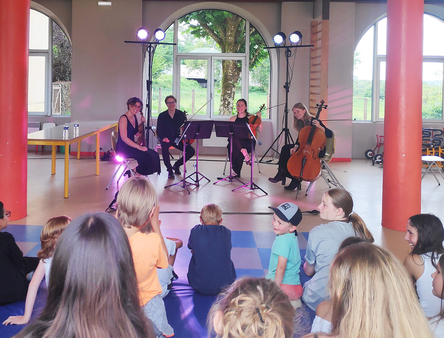 ​Un « jeune public » et des « publics famille » ont été initiés à la musique classique et à… l’Ecole du Spectateur !